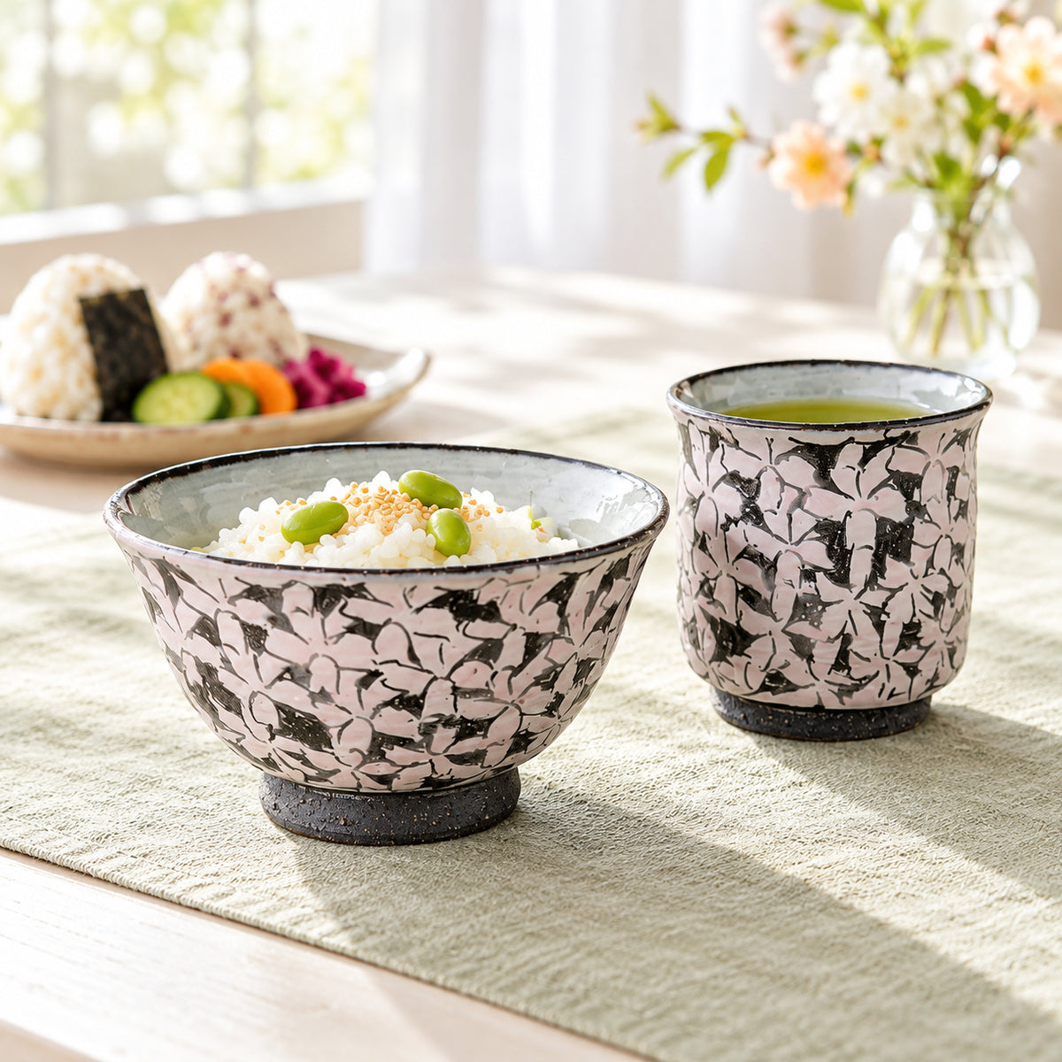 黒土桜　ご飯茶わん・ゆのみ