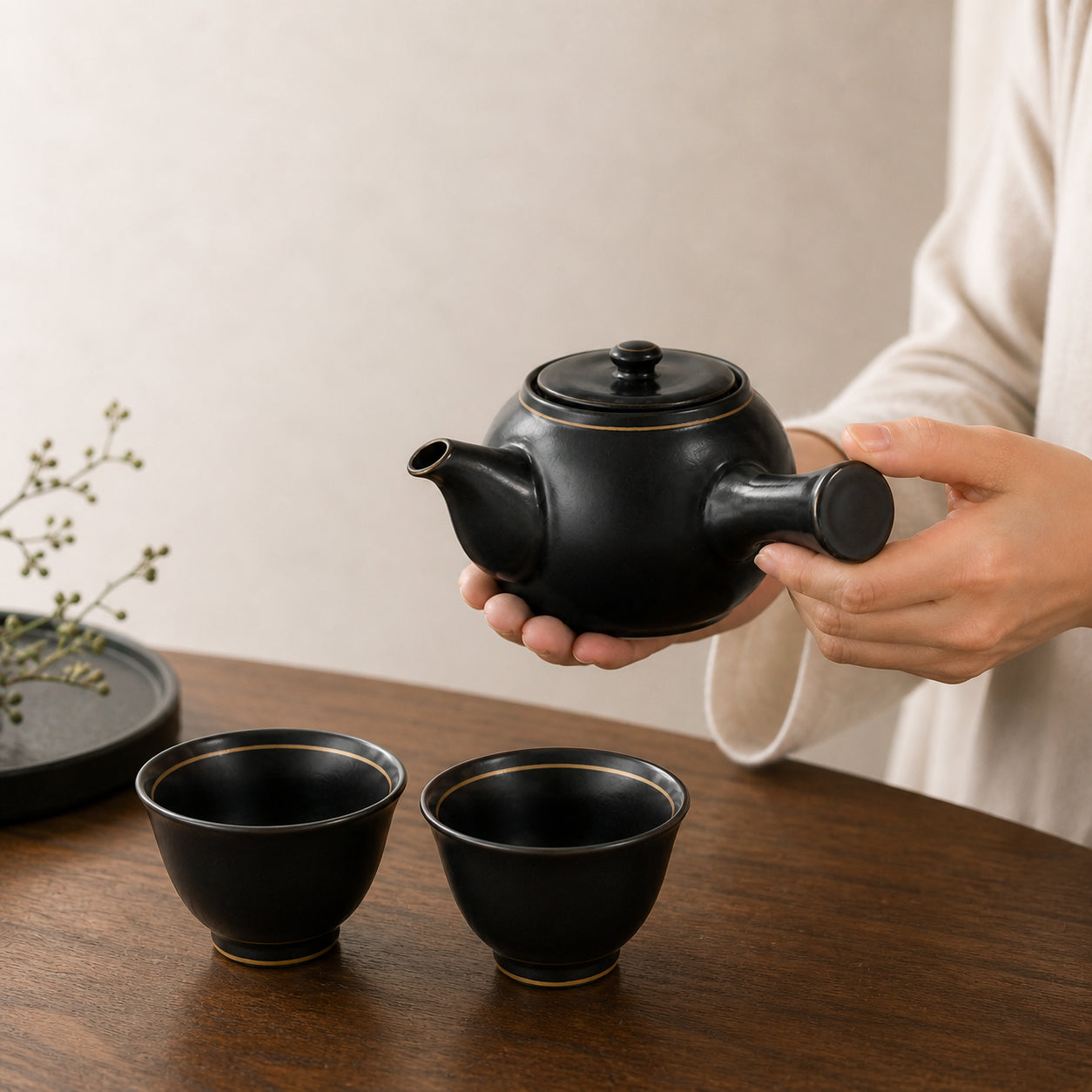 有田焼 茶器セット 黒マット（急須＋湯呑2客＋茶葉付）｜桐箱入り ギフト対応